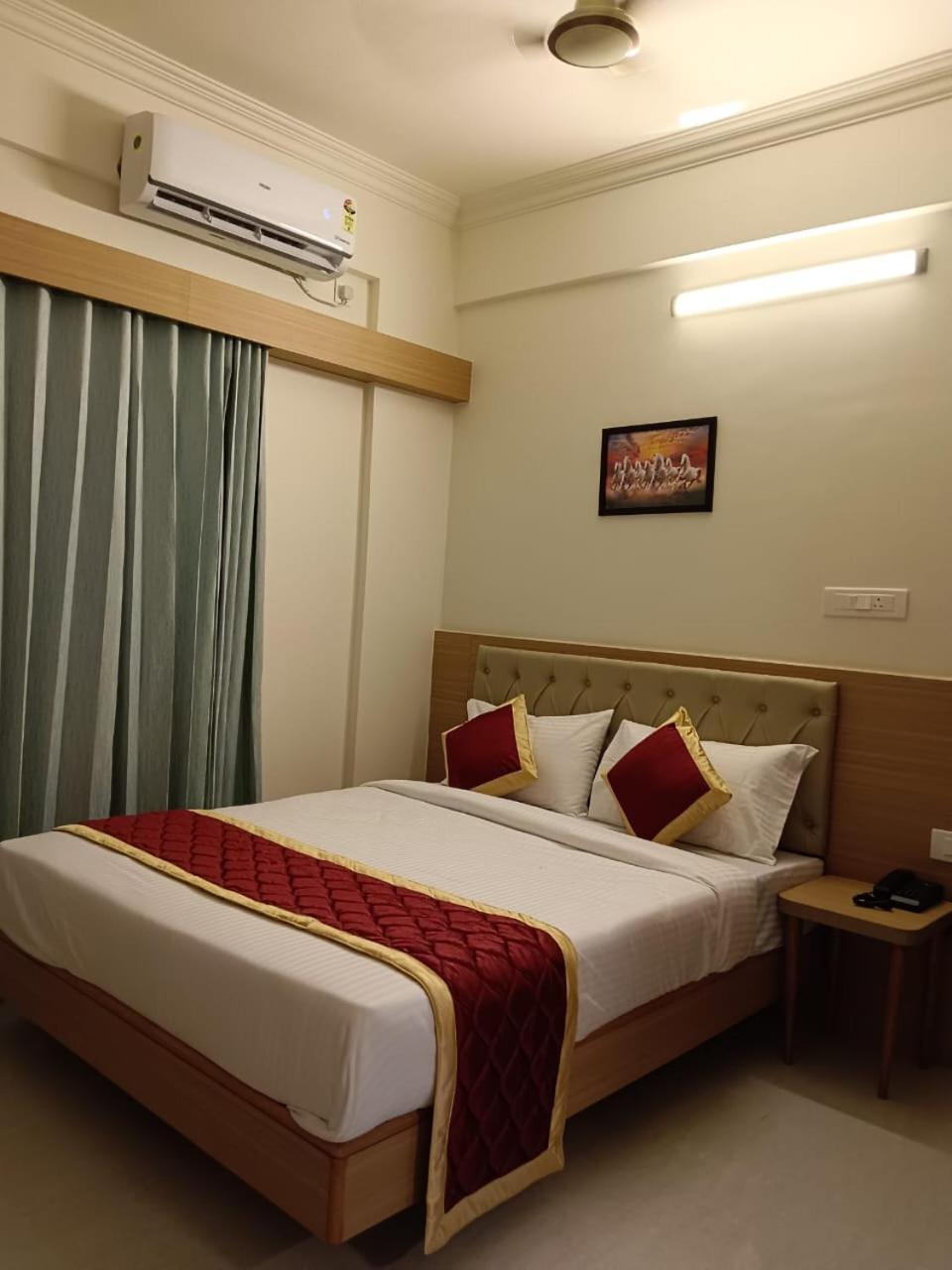 Krishna Inn Bangalore Esterno foto