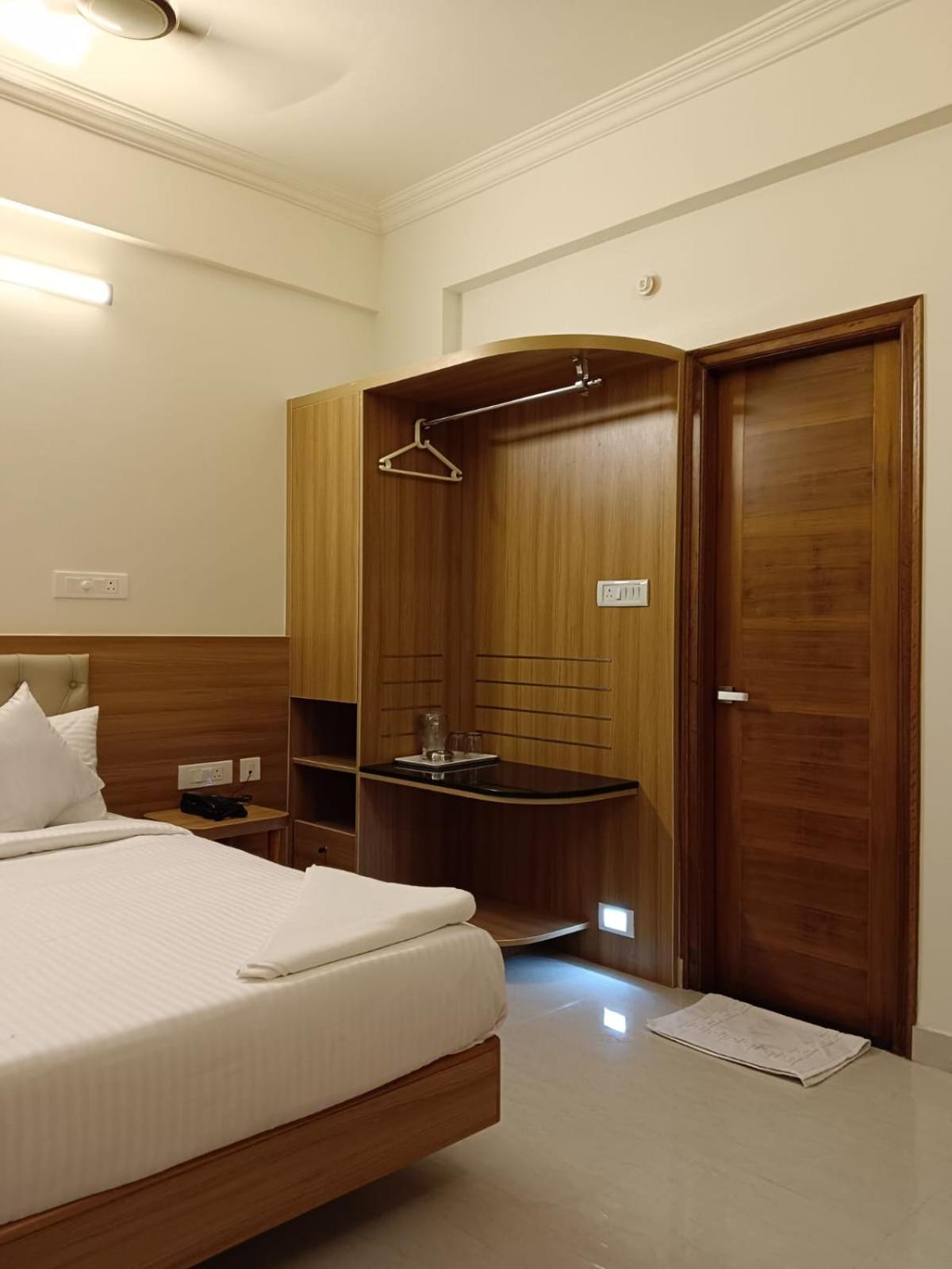 Krishna Inn Bangalore Esterno foto